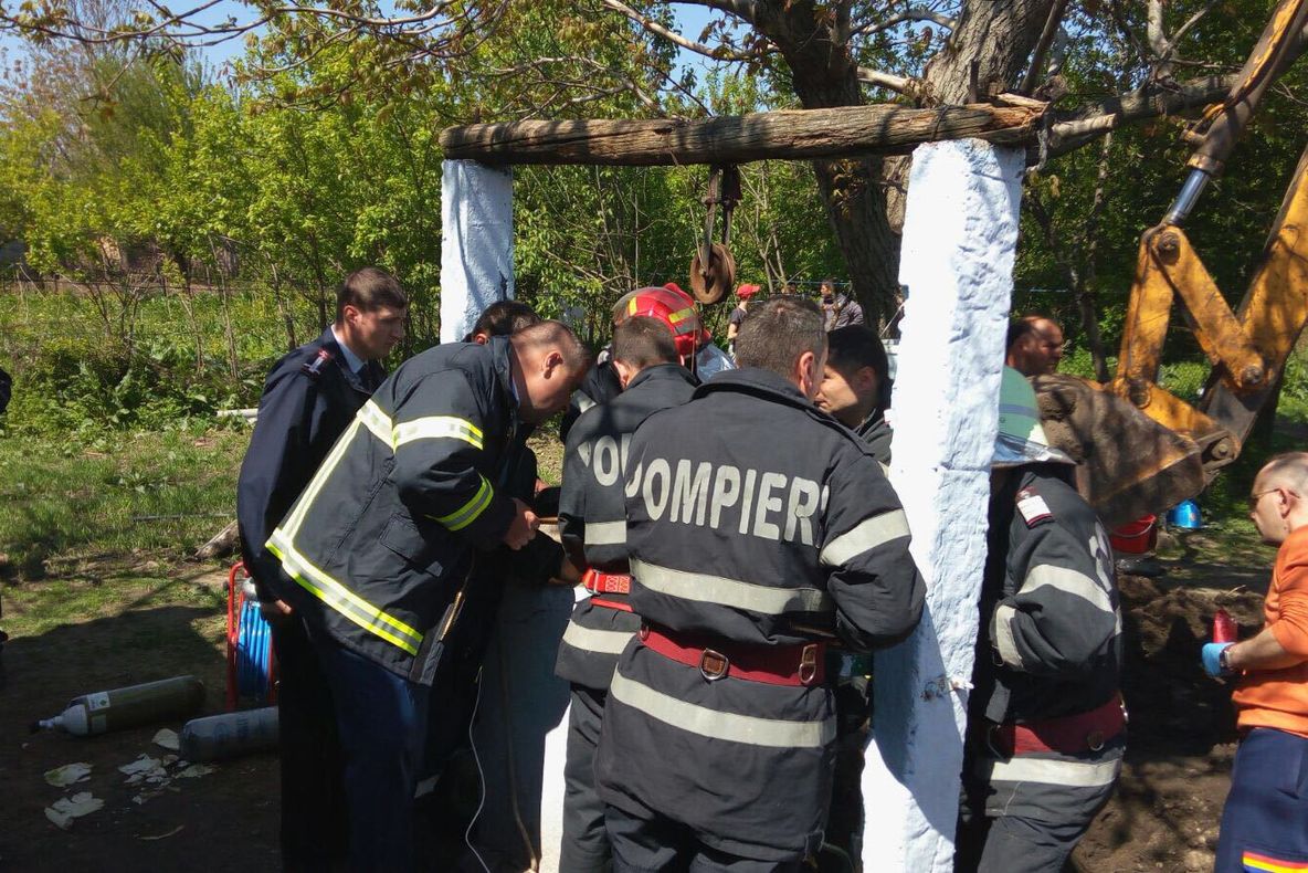 Realitatea de Alba: Un copil de doi ani a căzut într-o fântână