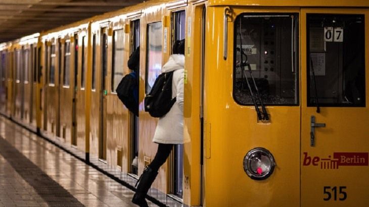 Femeile vor plăti cu 21% mai puțin decât bărbații pentru transportul public. Unde se întâmplă
