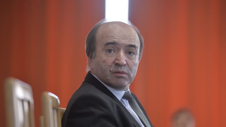 Surse: Tudorel Toader a trimis la guvern OUG care-l scapă pe Dragnea de dosar