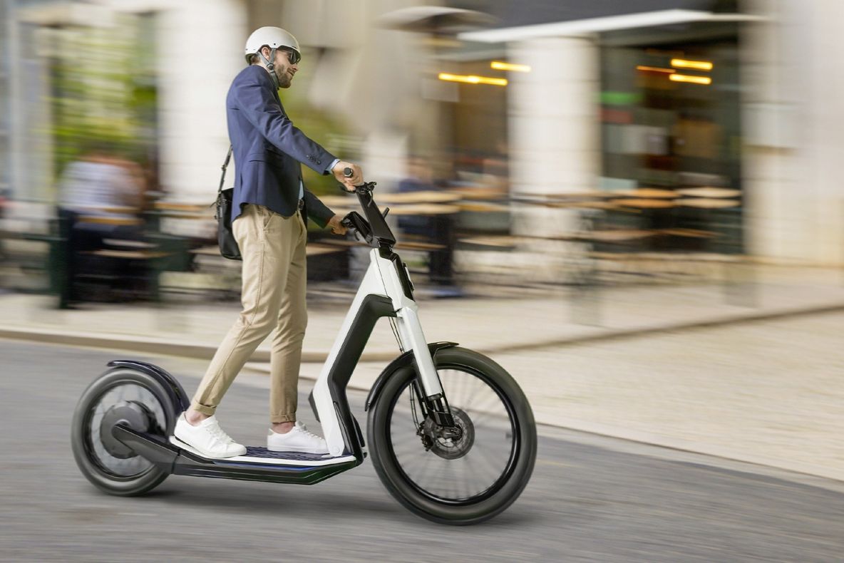 FOTO+VIDEO Un constructor auto prezintă alternativa la mașină: scuterul electric