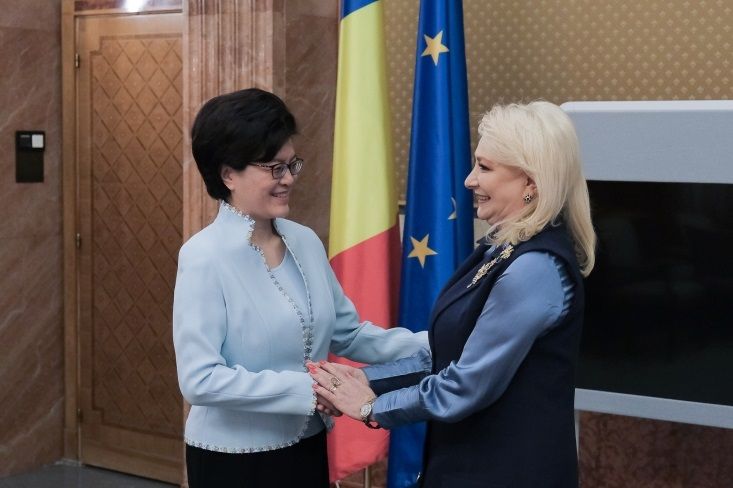 Viorica Dăncilă, schimbare bruscă de look. Cum a apărut la întâlnirea cu ambasadoarea Chinei
