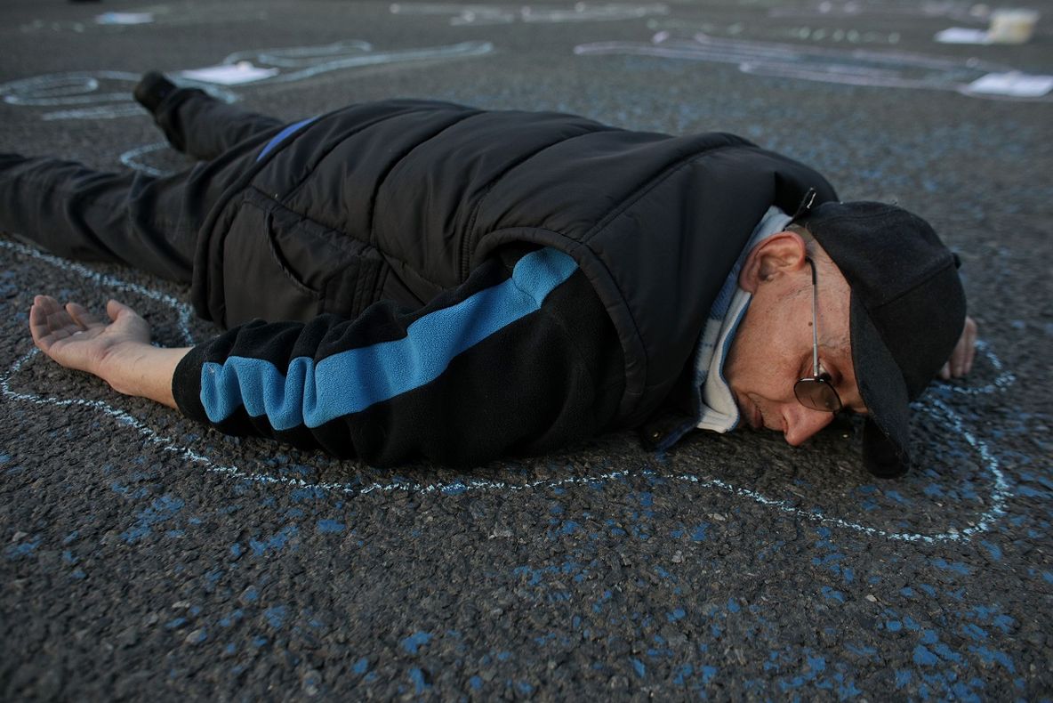 Protest inedit în Piața Victoriei după ce Parlamentul a dat "undă verde" infractorilor