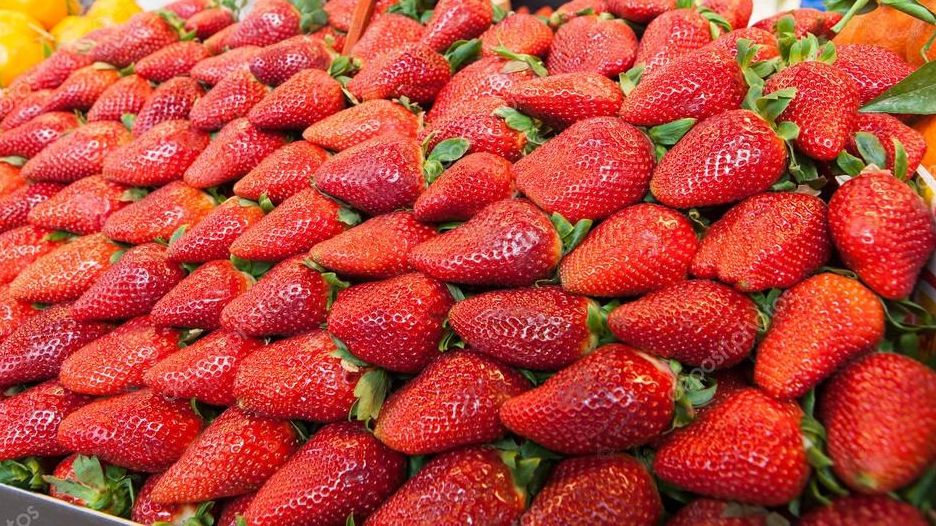 Căpşunele cu gust de plastic se găsesc acum pe piaţă. Ce conţin, de fapt. Mai mănânci aşa ceva?