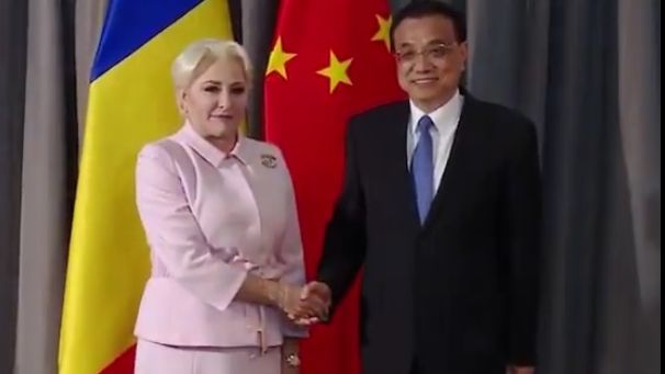 Dăncilă s-a întâlnit cu premierul Chinei, în timp ce Dragnea ataca "maimuțoii și măscăricii" din UE