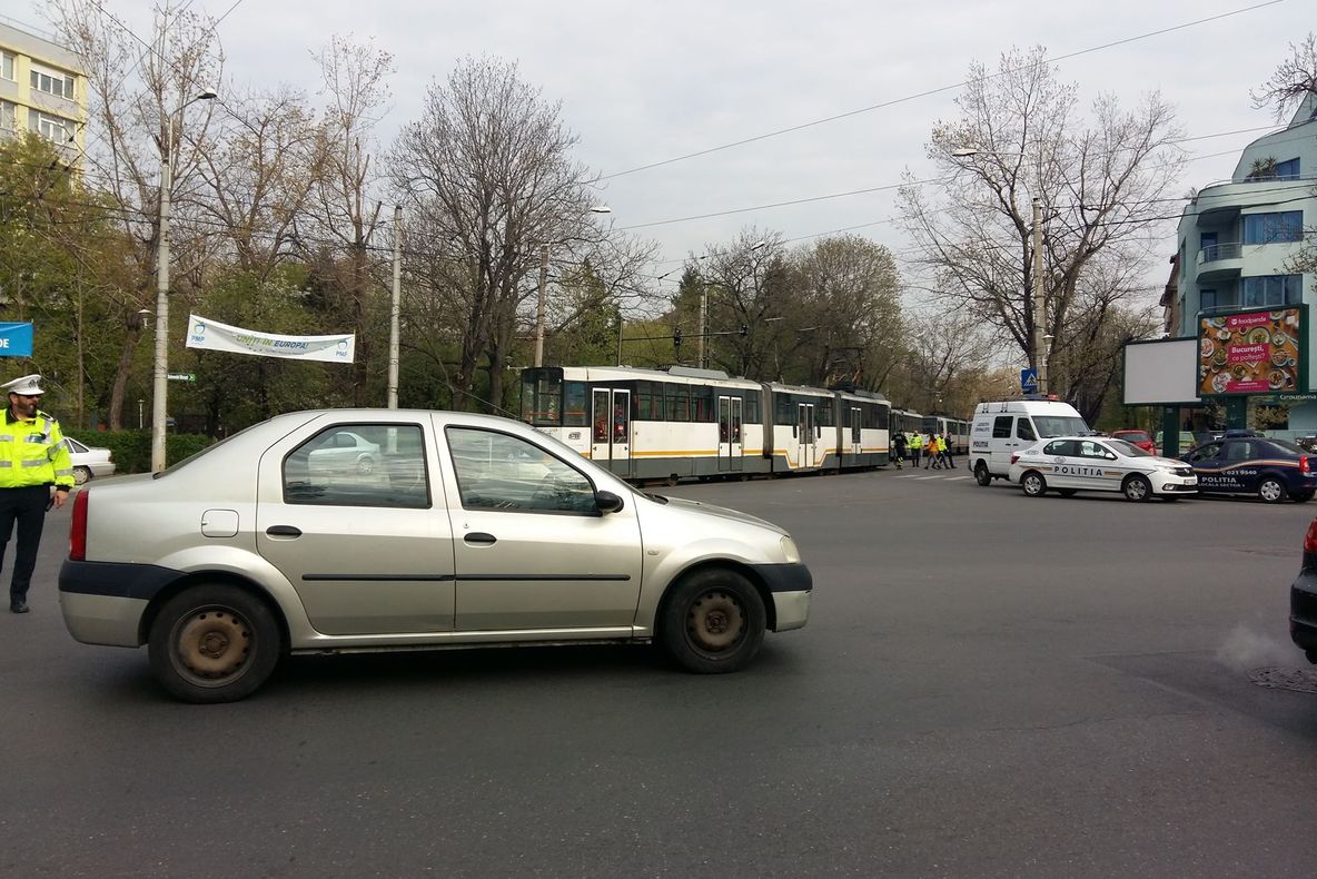 Accident grav, pe linia tramvaiului 41. UPDATE: Circulația a fost reluată