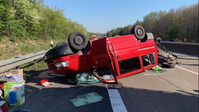 Microbuz din România, răsturnat pe o autostradă din Germania. Cel puțin două victime