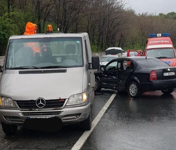 De ce a ajuns la spital un polițist care ancheta un accident rutier