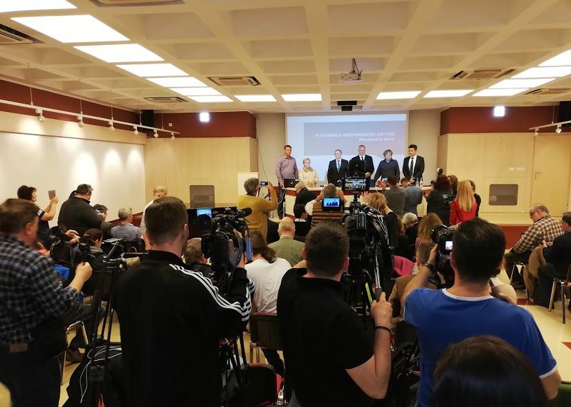 Procurorul general Augustin Lazăr se consideră o victimă politică