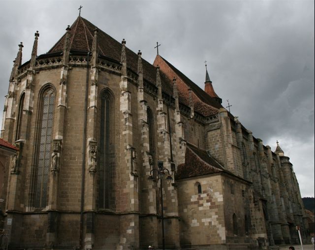 Acum 330 de ani a luat foc Biserica Neagră