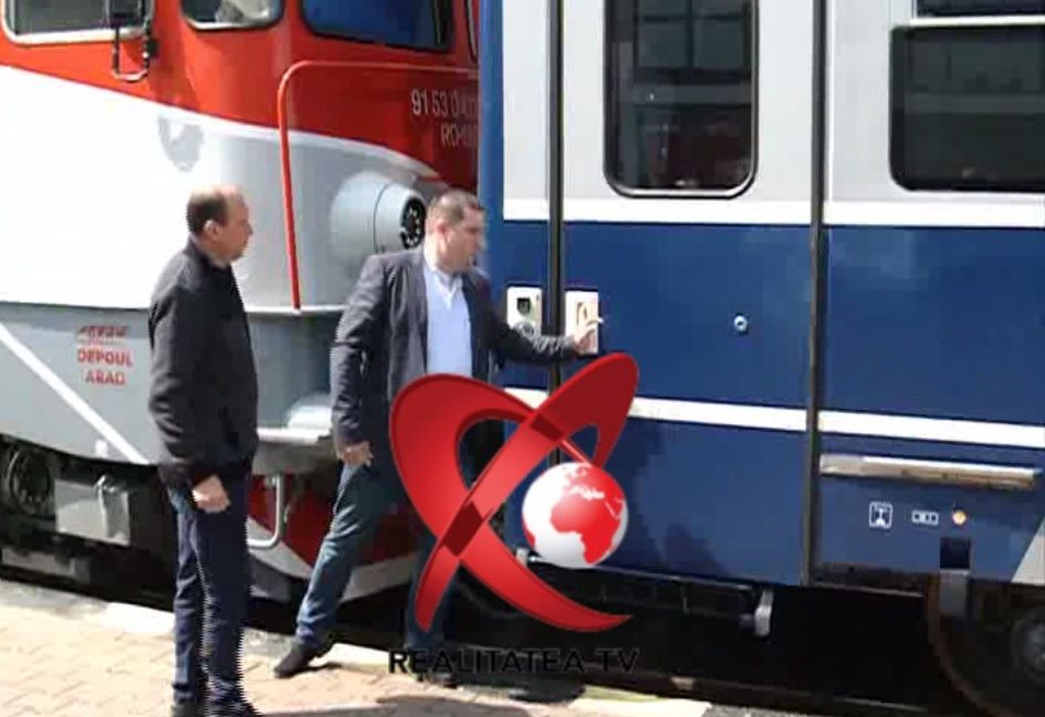 Scene de cascadorii râsului. Ușa vagonului în care călătorea ministrul Cuc s-a blocat. Ce-a urmat!