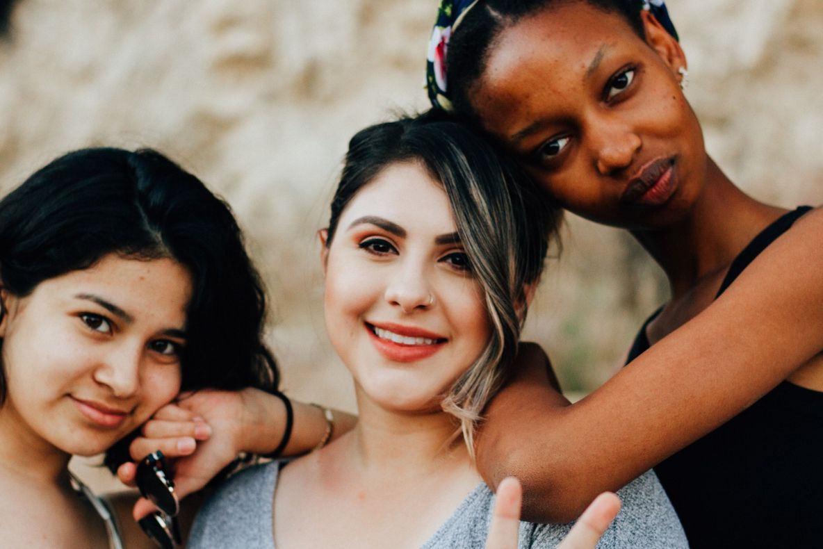 De ce avem pielea de culori diferite, dacă suntem toți oameni? Explicația specialiștilor surprinde