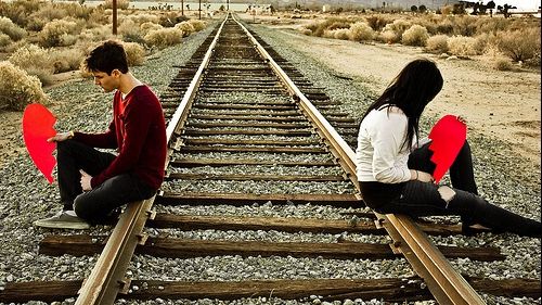 Horoscopul dezamăgirilor. Cupluri din zodiac care se îndrăgostesc și se despart