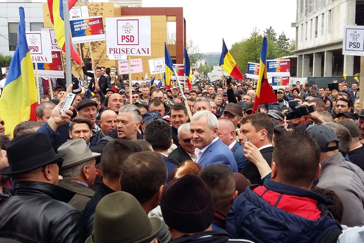 Scandal la Iași! Dragnea, numit Erdogan de protestatari - VIDEO