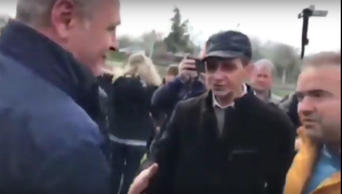 Dragnea, umilit la Suceava. "Nu dau mâna cu hoții"