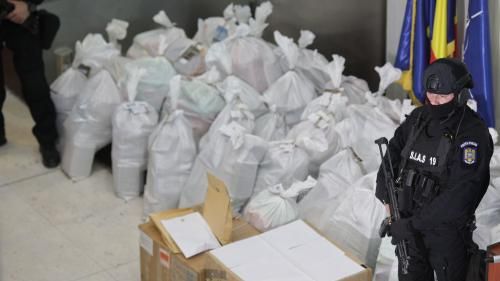 Peste 200 de kilograme de droguri, găsite plutind în Marea Neagră