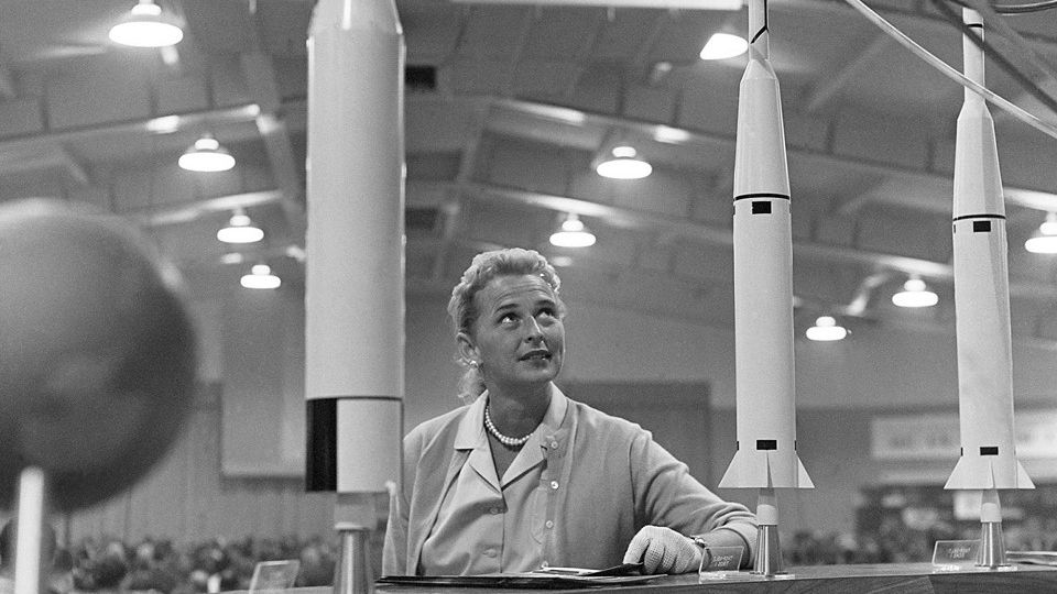 A murit prima femeie care a vrut să devină astronaut: de ce a rămas în istorie