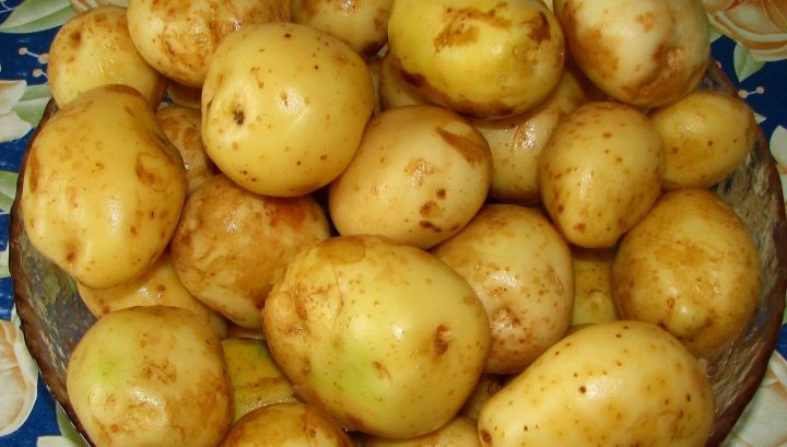 De ce să nu cureți cartofii noi de coajă. Greşeala asta o fac multe gospodine