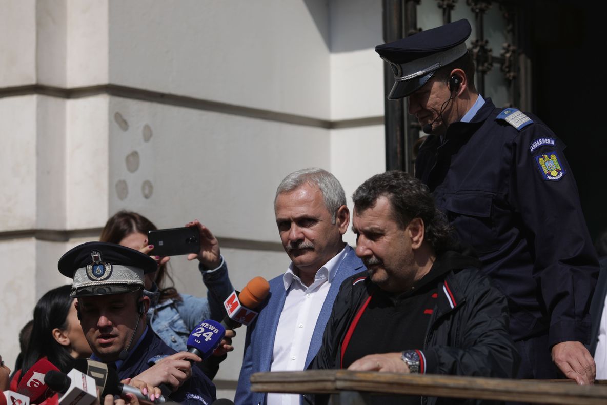 Dragnea admite că decizia CCR l-ar putea ajuta, dar uită de prescriere