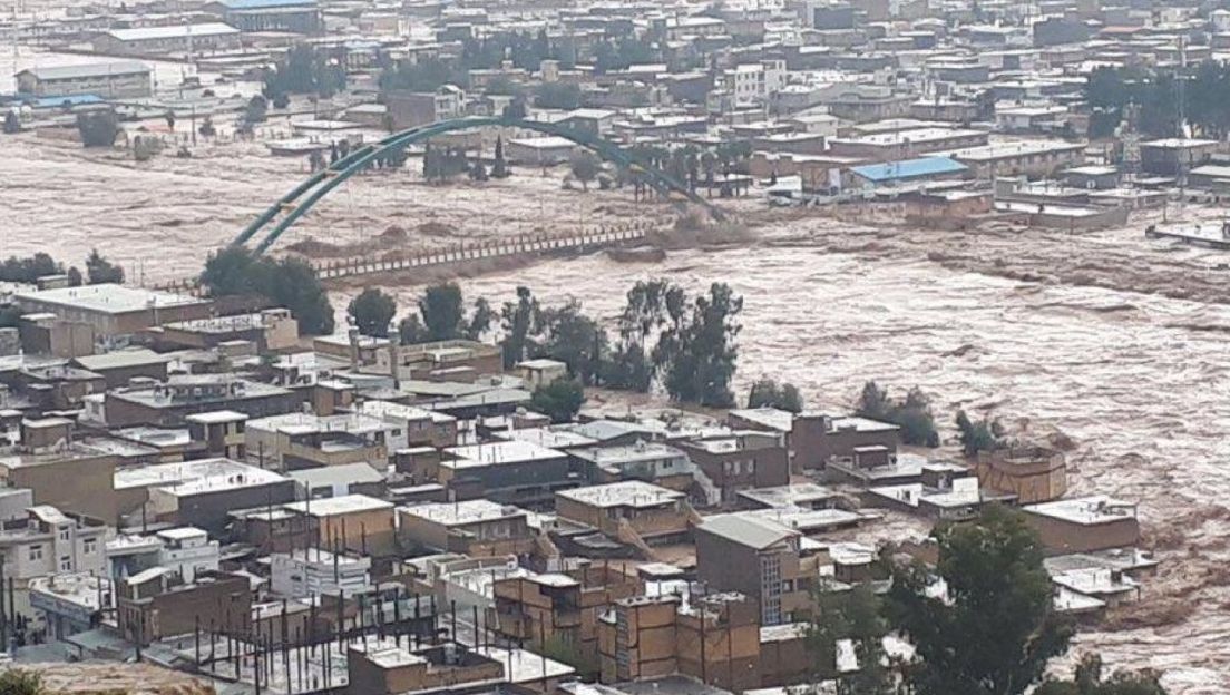 Ordin de evacuare pentru peste 60.000 de persoane în urma unor inudații catastrofale 