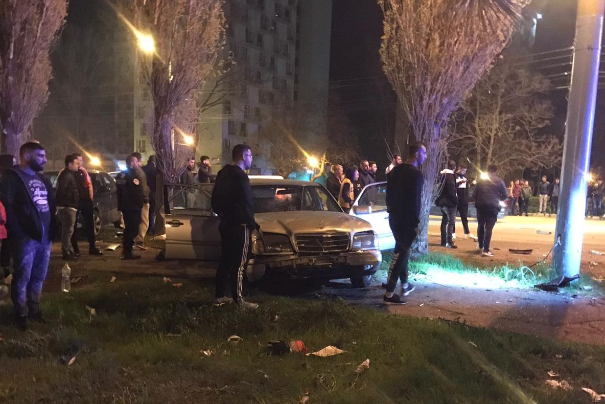 Accident cumplit, azi-noapte, în stațiunea Mamaia: patru tineri, la un pas de moarte