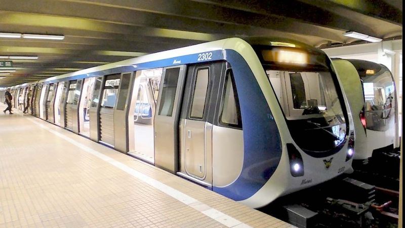 Noi probleme la metrou. Trenuri blocate și aglomerație în stații