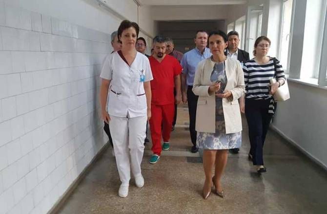 Pintea, după cazul de meningită: Nu vă panicaţi!