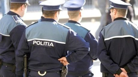 Polițist lovit cu mașina de un șofer care a refuzat să se legitimeze