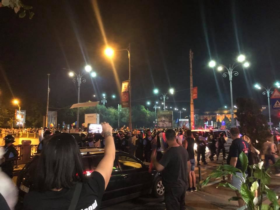 Carmen Dan recunoaşte brutalităţile jandarmilor la mitingul din 10 august