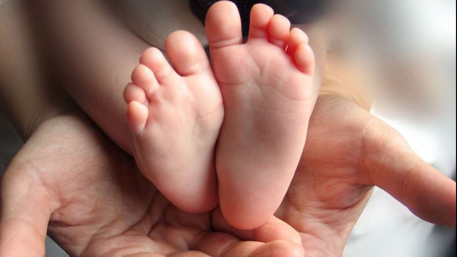 La numai 1 an, o fetiță duce o luptă crâncenă cu maladia secolului