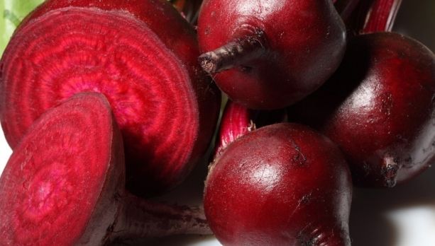 Ce se întâmplă în corpul tău dacă mănânci zilnic sfeclă. Ce NU îți spun niciodată medicii