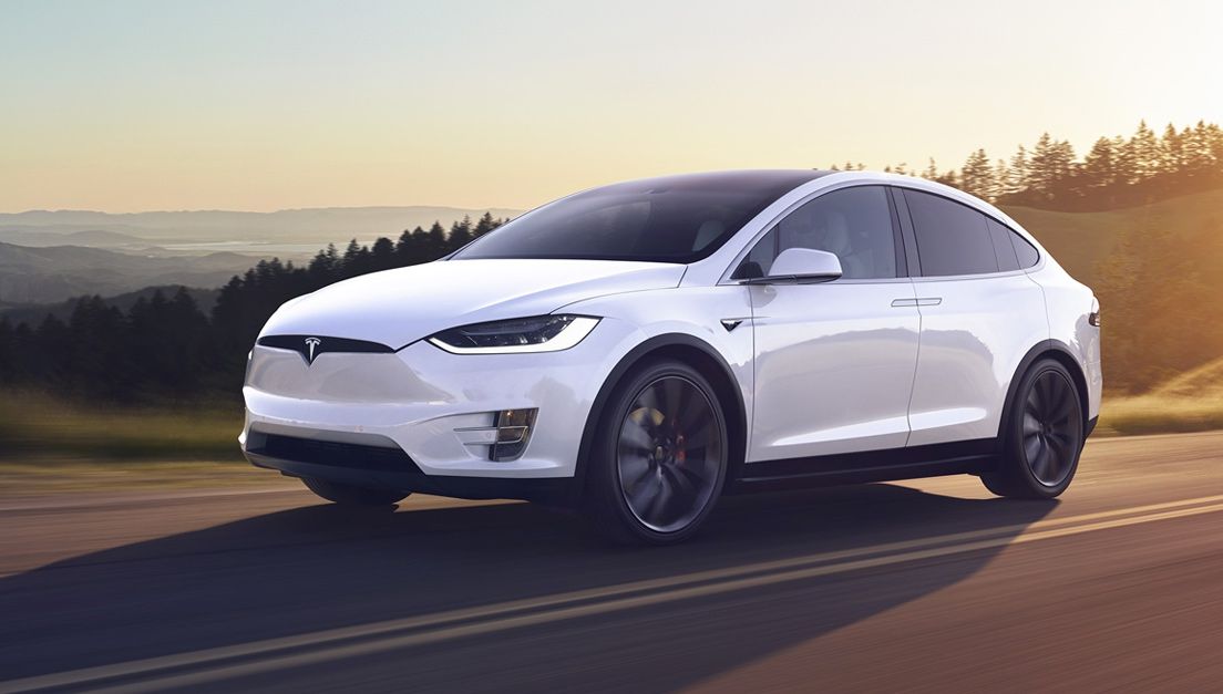 Tesla lui Musk mai primește o lovitură. Despăgubire record după ce un autoturism pe Autopilot a accidentat mortal o persoană