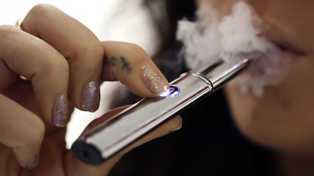 Pericolul ascuns din țigările electronice: impact devastator asupra vaselor de sânge!
