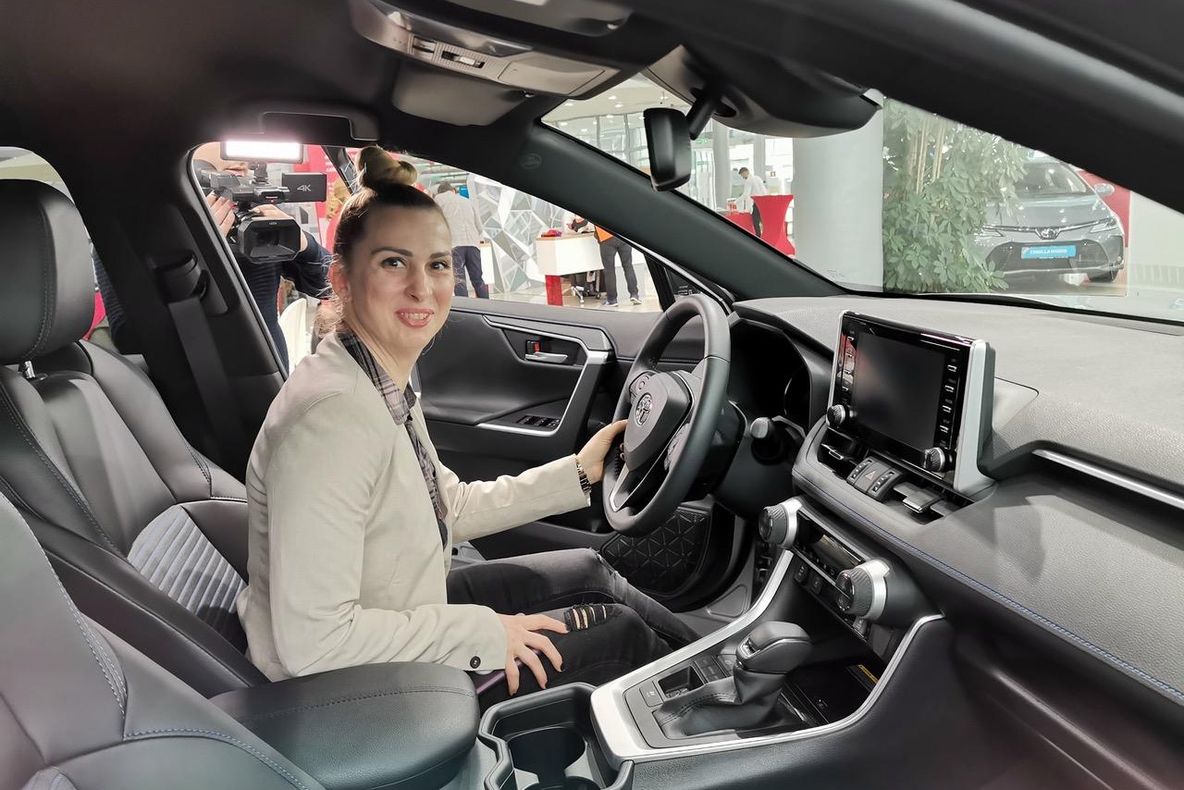 Toyota Rav4 hybrid, maşina pe care o vor lua medaliaţii români cu aur la JO Tokyo 2020