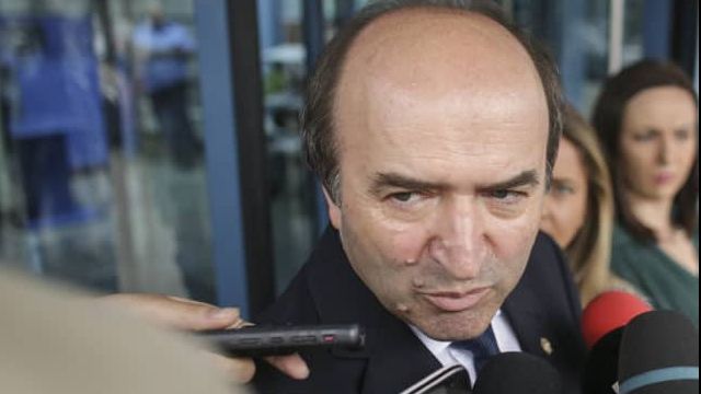 Război intern în guvern. Un ministru-cheie sare la gâtul lui Tudorel Toader 