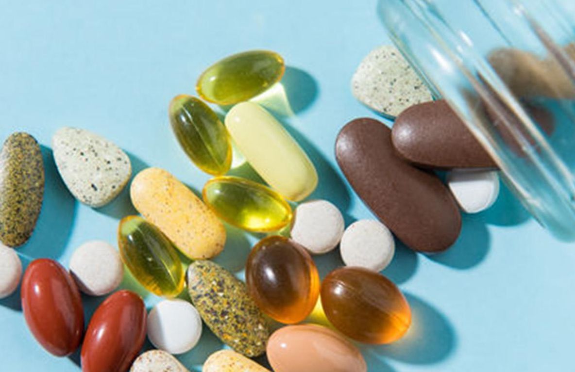 Pericolul la care se expun conștient o mulțime de români! Cum trebuie să iei vitamine?