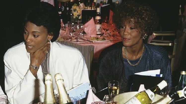 Relația lesbiană pe care a avut-o Whitney Houston