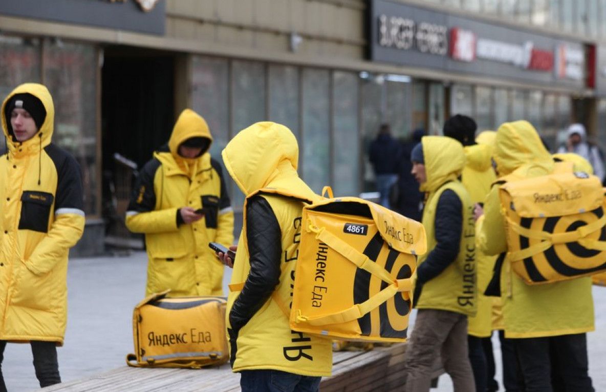 Un curier livrator de mâncare a pedalat până a murit