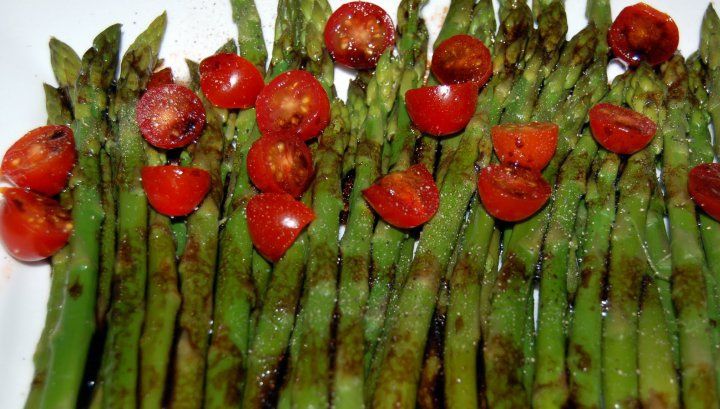 Sparanghelul. Secretul marilor bucătari. Cum îl gătesc ca să fie super gustos