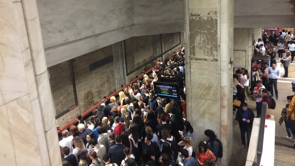 Haos la metrou! Capitala, sufocată! Metrorex ”își cere scuze”