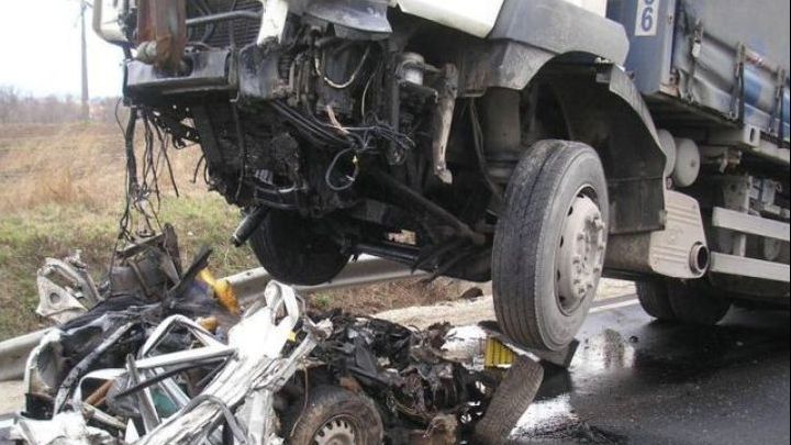 Accident îngrozitor la ora 5 dimineața pe DN1, cu cinci victime