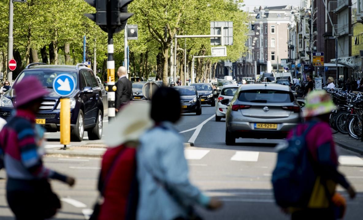 Orașul care interzice circulația mașinilor pe motorină și benzină 