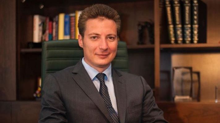 Andrei Caramitru: "Cum grijania voastră băgați oameni în dube?"