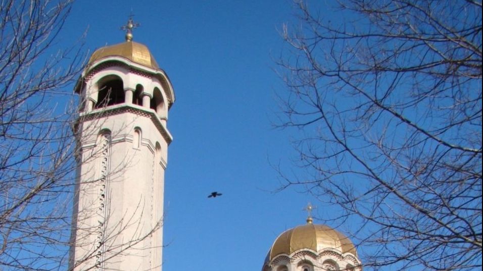 Coronavirus. Amendă record pentru un preot din Râmnicu Vâlcea care a ținut slujba în curtea bisericii