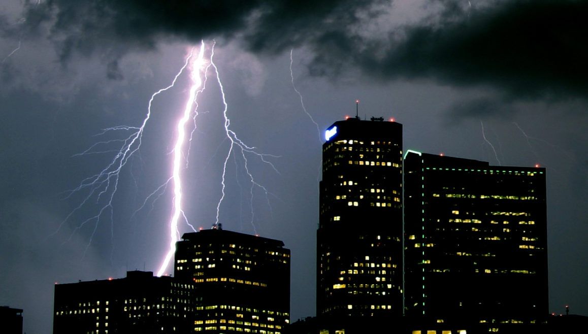 Va fi prăpăd! COD PORTOCALIU și GALBEN de furtuni în toată țara