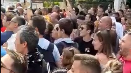 Europarlamentare diaspora. Scene nebune la Frankfurt: românii scandează, presa germană filmează