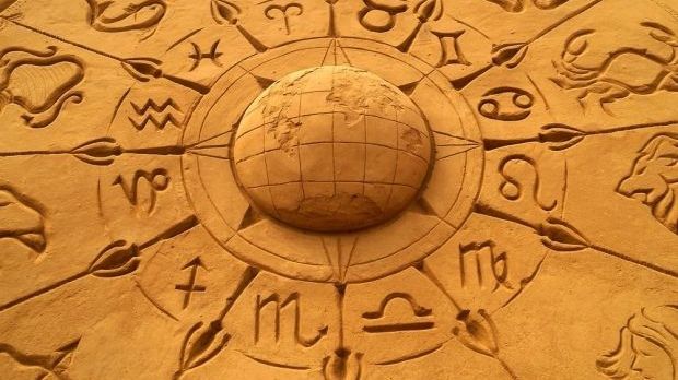 Horoscop vechi românesc: Ce zodie ești și la ce trebuie să te aștepți în viață?