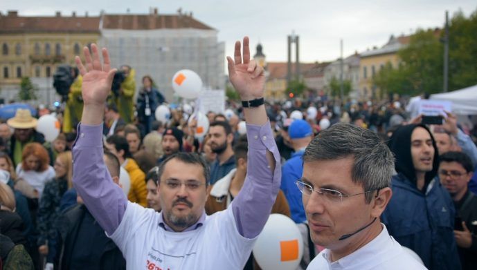 Miting USR-PLUS, stângăcie şi incertitudine