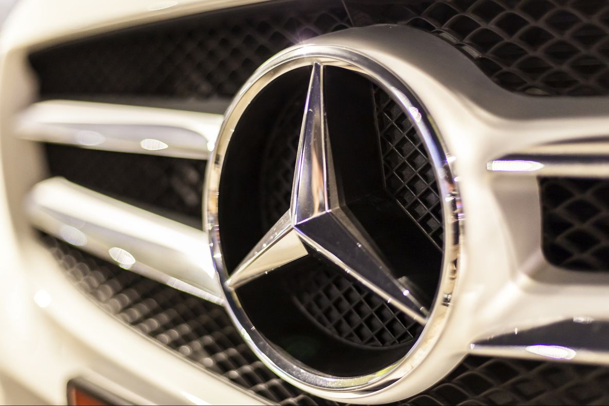 Un constructor auto din China, interesat de 5% din Daimler. Tranzacția, estimată la 3 mld. euro