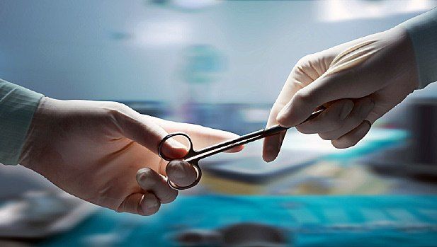 INTERVENȚIA CHIRURGICALĂ pe care bărbații dau zeci de mii de euro. A devenit o MODĂ, dar este extrem de PERICULOASĂ