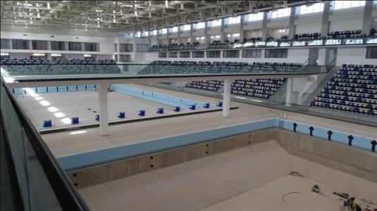 România, țara tuturor posibilităților! Piscina olimpică fără apă!